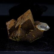 Quartz + Siderite. 78.0 ct.
