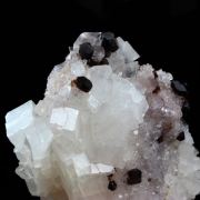 Uvite, Magnesite.