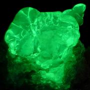 Opal var. hyalite CRAZY FLUORESCENCE