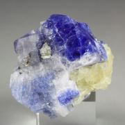 CARLETONITE, CALCITE