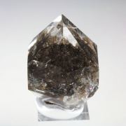 QUARTZ with bitumen inclusions