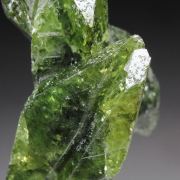 gem TITANITE twinned with CLINOCHLORE inclusions