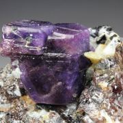 CORUNDUM var. RUBY, MUSCOVITE