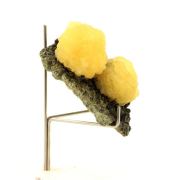 Stilbite + Epidote. 314.0 ct.