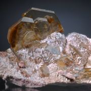 Barite on Dolomite and Rhodochrosite
