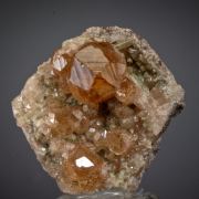 Grossular with minor Natrolite