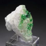 gem GARNET var. GROSSULAR var. CHROMIAN, CHROMITE