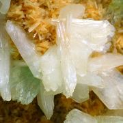 Stilbite, apophyllite, heulandite