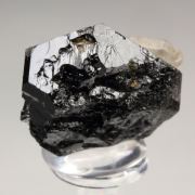 TOURMALINE var. DRAVITE, QUARTZ