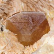 Wulfenite on Baryte