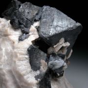 Franklinite on Calcite