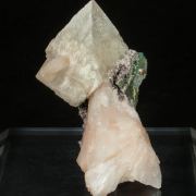 Powellite with Stilbite-Ca