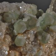Cuprian Smithsonite on Willemite