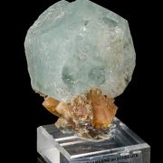 Beryl var. Aquamarine on Scheelite with Muscovite