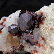 Spessartine Garnet, Orthose, Quartz.