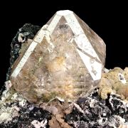 Fluorite on Magnetite and Calcite