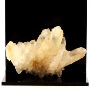 Quartz. 735.0 ct.