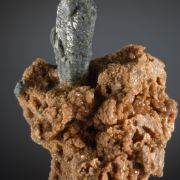Quartz -included by Hedenbergite on Andradite
