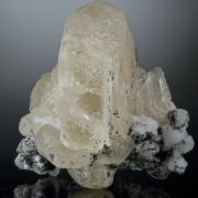Apatite on Albite with Clinochlore