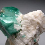 Emerald on Albite (R)