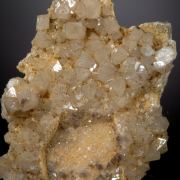 Scheelite on recrystallized Quartz with Fluorite