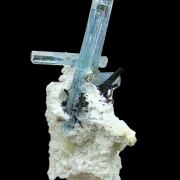 Beryl var. aquamarine, tourmaline