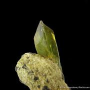 Titanite (twinned)