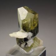 gem TOURMALINE var. ELBAITE, ALBITE