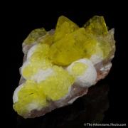 Jouravskite on Xonotlite