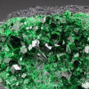 GARNET var. UVAROVITE