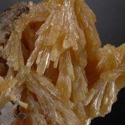Mimetite w. Arsentsumebite 