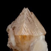 Powellite on Stilbite