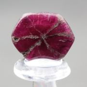 CORUNDUM var. RUBY - TRAPICHE
