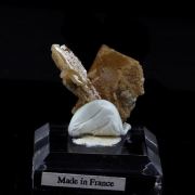 Wulfenite. 106.5 ct.