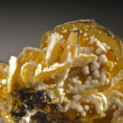 Wulfenite w. Calcite & Plattnerite