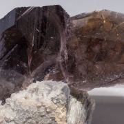 Axinite-(Fe)
