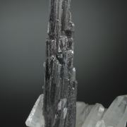 Hubnerite on Quartz