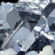Galena - spinel law twin, quartz
