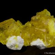 Jouravskite on Xonotlite