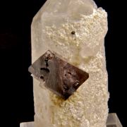 Scheelite on Quartz