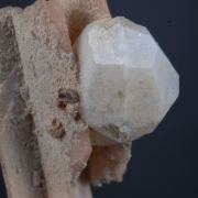 Analcime on Serandite/ Schiziolte