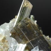 Epidote/ Clinozoisite on Calcite