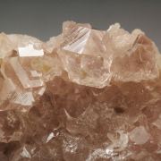 gem PINK GARNET var. GROSSULAR