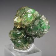 gem GARNET var. GROSSULAR with GREEN CHROMIAN PHANTOMS