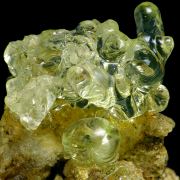 Opal var. hyalite CRAZY FLUORESCENCE