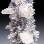 Gitter Quartz on Feldspar