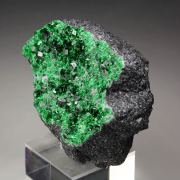 GARNET var. UVAROVITE