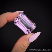 Spodumene var. Kunzite (153.60 ct)