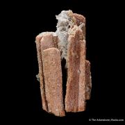 Rhodochrosite ps. Serandite, Natrolite