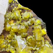 Mimetite, cerussite